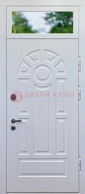 Белая входная дверь со стеклом и верхней фрамугой ДФГ-3 в Солнечногорске