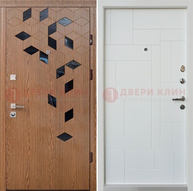 Коричневая металлическая дверь МДФ внутри белого цвета ДМ-256 в Солнечногорске