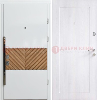 Белая железная дверь МДФ горизонтальной вставкой ДМ-265 в Солнечногорске