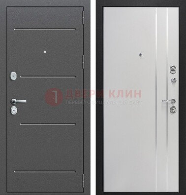Серая железная дверь с порошковым напылением и МДФ с молдингами ДП-264 в Солнечногорске