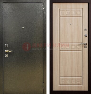 Железная темно-серая дверь с порошковым напылением и МДФ с резьбой ДП-276 в Солнечногорске