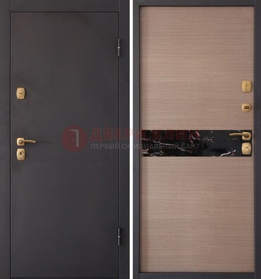 Коричневая металлическая дверь с порошковым окрасом ДП-82 в Солнечногорске