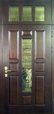 Парадная дверь со стеклянными вставками и ковкой ДПР-1 в офисное здание в Солнечногорске