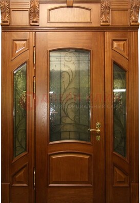 Парадная дверь со стеклянными вставками и ковкой ДПР-36 для дома в Солнечногорске