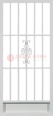 Белая стальная решетчатая дверь с ковкой ДР-35 в Солнечногорске