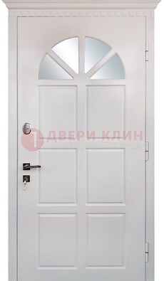 Светлая железная дверь со стеклом ДС-29 в Солнечногорске