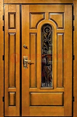 Распашная металлическая дверь со стеклом и ковкой для дома ДСК-152 в Солнечногорске