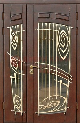 Коричневая железная дверь с большим стеклом и ковкой ДСК-203 в Солнечногорске