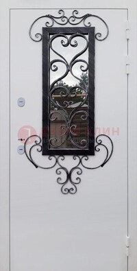 Белая уличная дверь Порошок со стеклом и ковкой ДСК-222 в Солнечногорске
