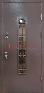 Металлическая дверь Порошок с небольшим стеклом и ковкой ДСК-282 в Солнечногорске