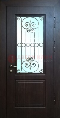 Железная дверь со стеклом и ковкой ДСК-65 для общественных зданий в Солнечногорске