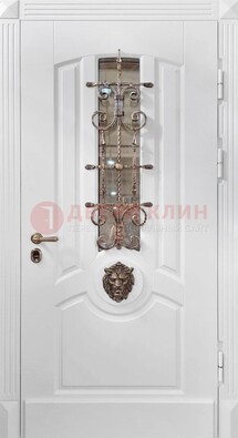 Белая металлическая дверь с виноритом и стеклом с ковкой ДВТ-165 в Солнечногорске