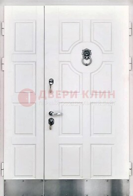 Белая входная дверь с виноритом ДВТ-246 в Солнечногорске