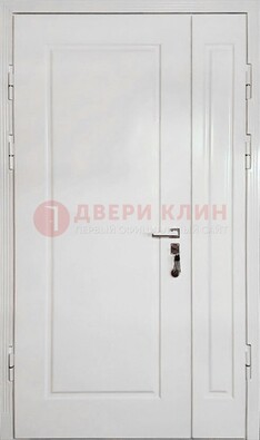 Полуторная металлическая дверь с МДФ в белом цвете ПЛ-24 в Солнечногорске